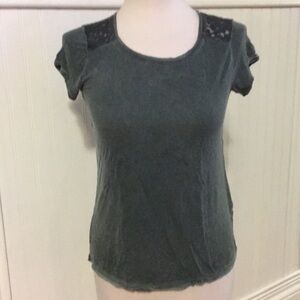 ⭐️6 for $35 - Mix and Match⭐️ Olive lace t-shirt